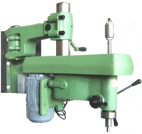 Agujereadora de doble articulación